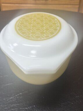 VTG Pyrex 043 Oval Casserole Dish w/Lid Basket Weave Wicker Pattern Grandmillenn